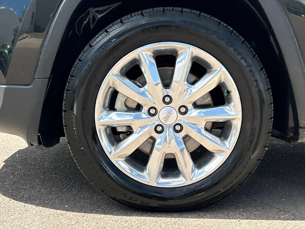 Used 2017 Jeep Cherokee Limited AWD/4WD image 26