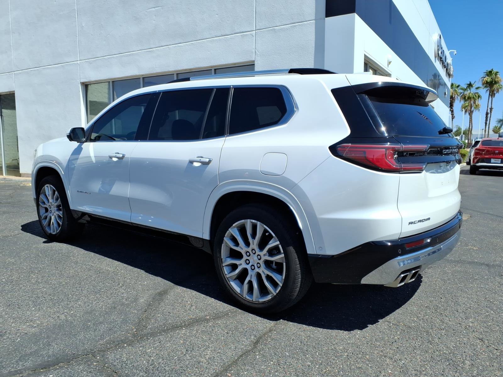 Used 2025 GMC Acadia Denali w/ Super Cruise Package FWD image 7