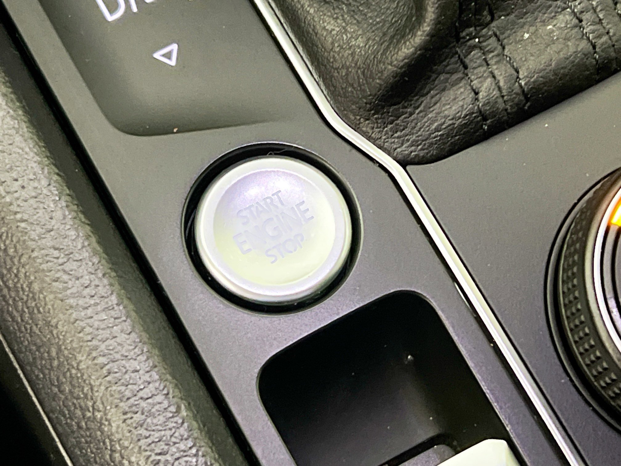 Used 2021 Volkswagen Atlas SEL image 24