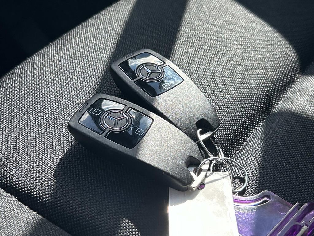 Used 2022 Mercedes-Benz Sprinter 1500 image 27