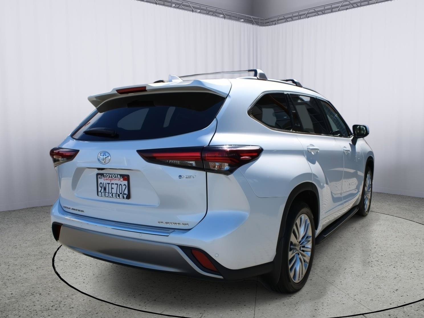 Used 2026 Toyota Highlander Platinum AWD/4WD image 8