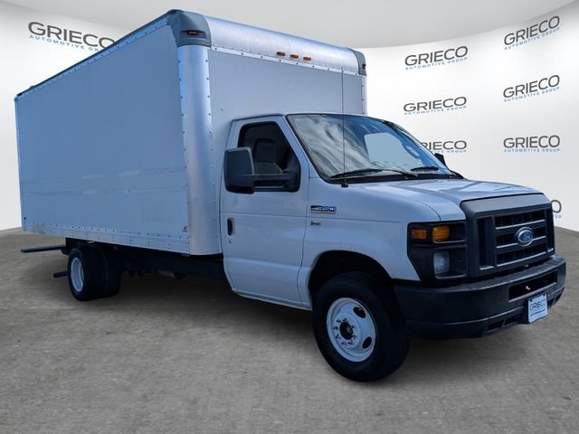 Used 2015 Ford E-350 and Econoline 350 Super Duty image 1