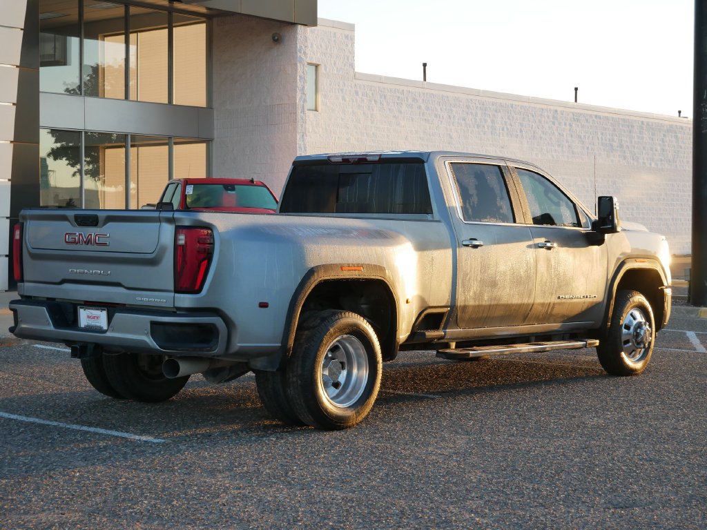 Used 2024 GMC Sierra 3500 Denali w/ Denali Reserve Package AWD/4WD image 3