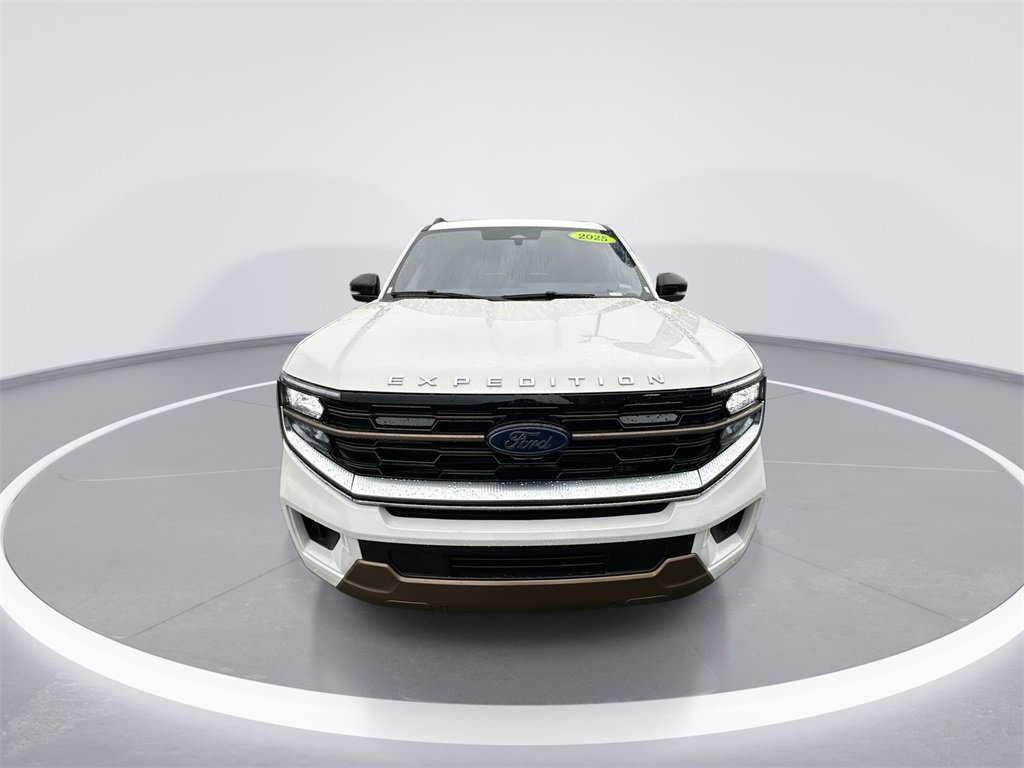 Used 2025 Ford Expedition Max King Ranch image 3