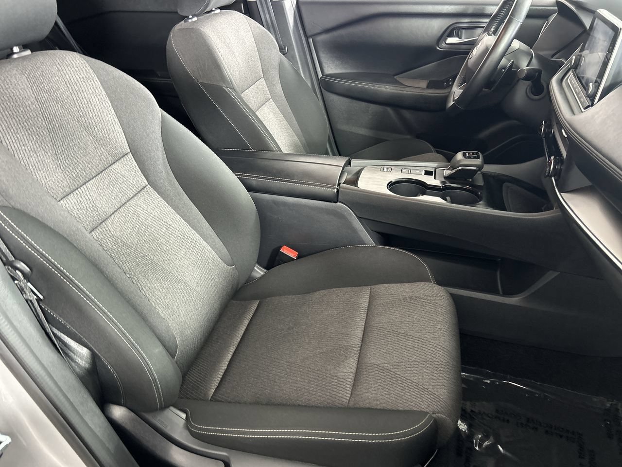 Used 2025 Nissan Rogue SV FWD image 26
