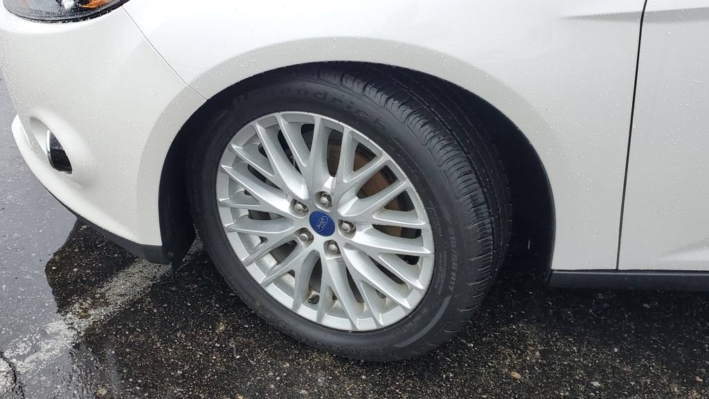 Used 2013 Ford Focus Titanium FWD image 5