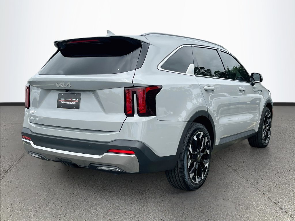Used 2025 Kia Sorento EX w/ Panoramic Sunroof Package FWD image 7