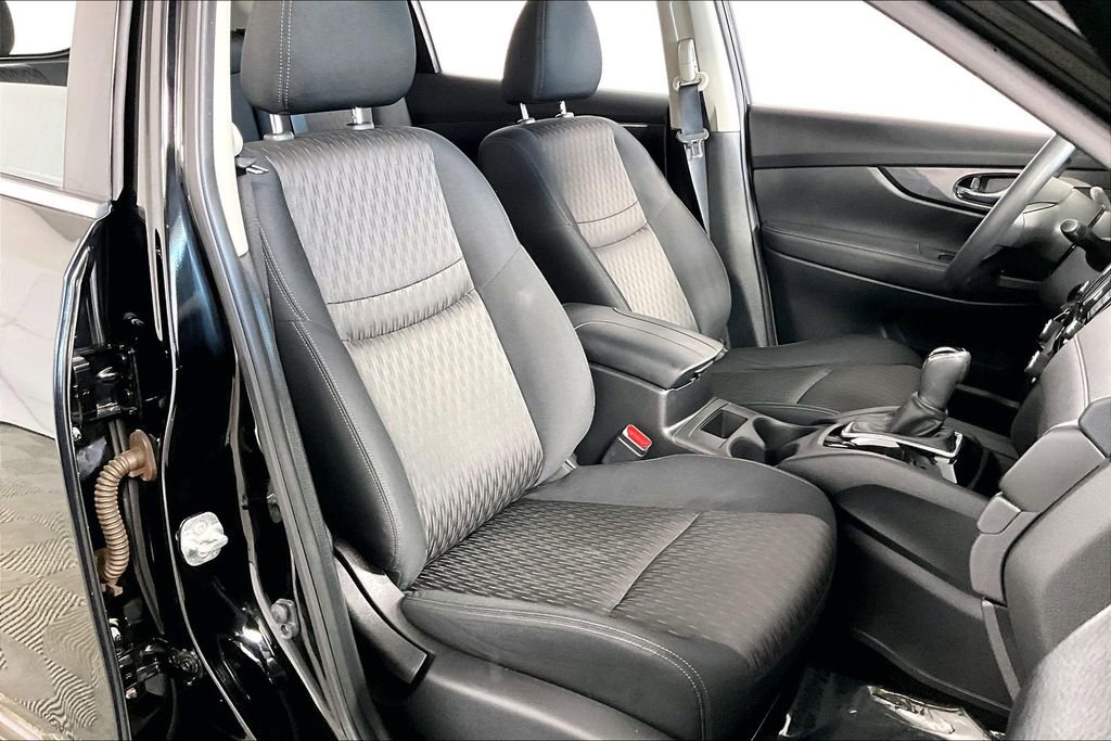 Used 2018 Nissan Rogue S image 7