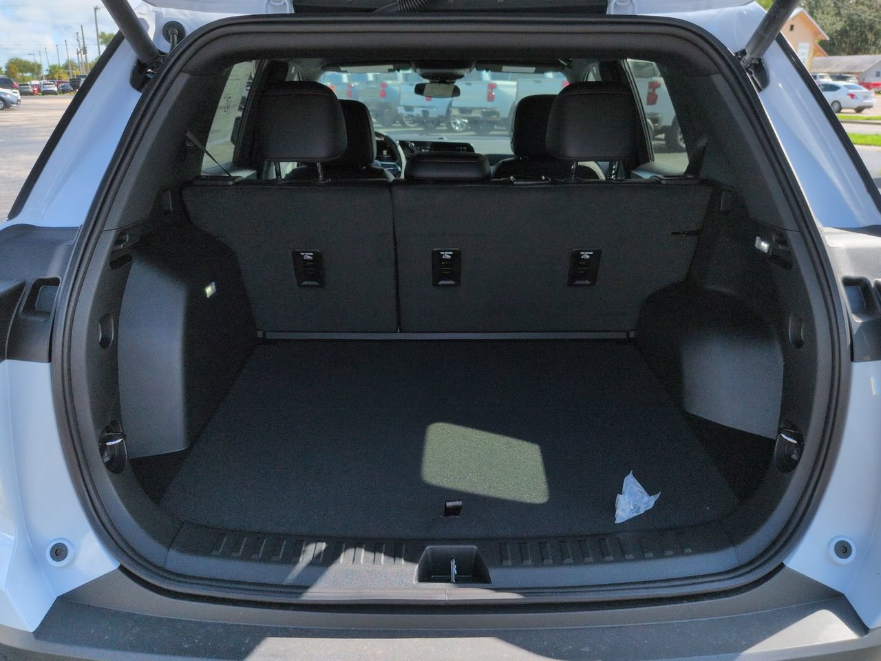 New 2027 Chevrolet Equinox RS w/ Convenience Package III FWD image 13