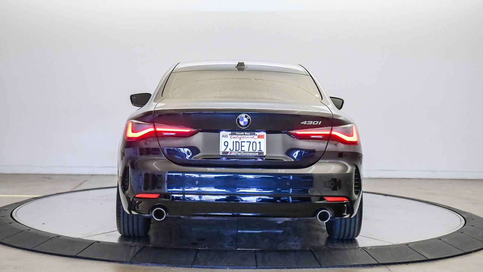 Certified 2024 BMW 430i Coupe w/ Convenience Package RWD image 3