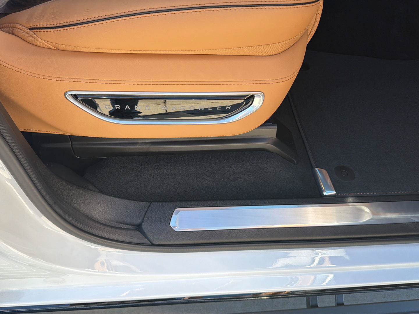 New 2026 Jeep Grand Wagoneer L Summit AWD/4WD image 44