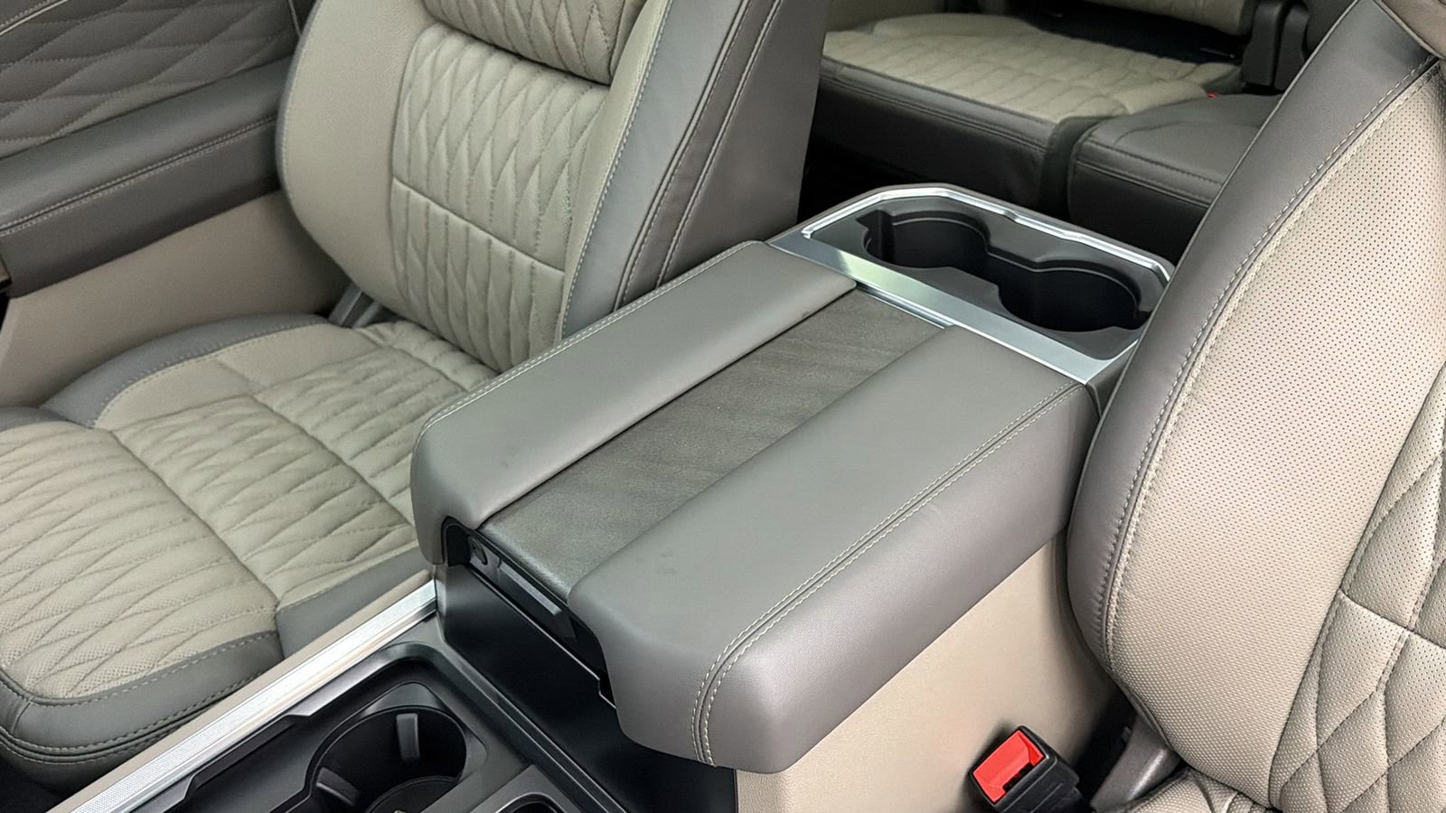 Used 2026 Ford F450 Platinum w/ Platinum Plus Package image 27