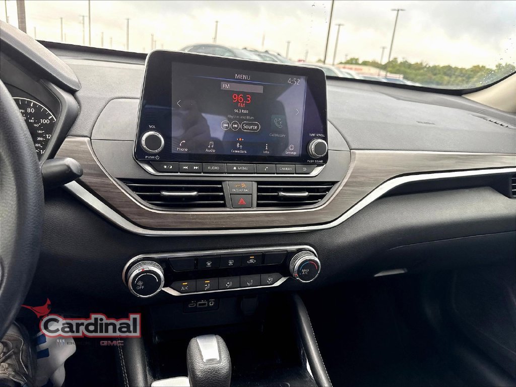 Used 2023 Nissan Altima 2.5 SV FWD image 16