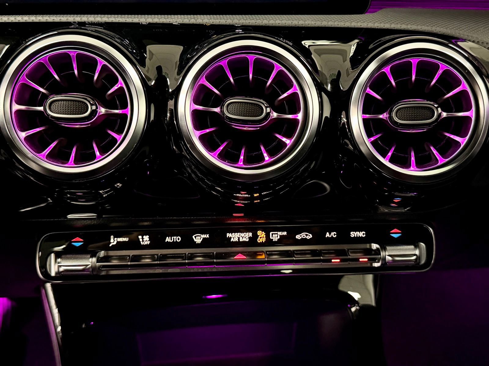 Used 2023 Mercedes-Benz CLA 250 image 35