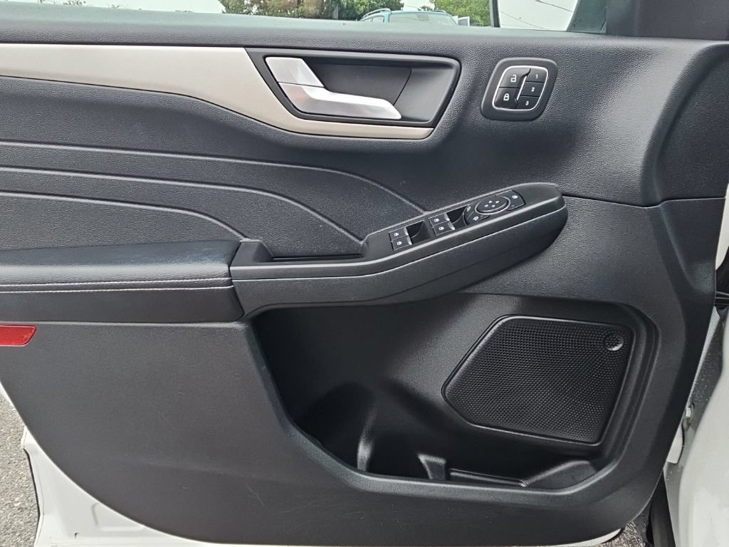 Used 2022 Ford Escape SEL w/ Technology Package FWD image 28