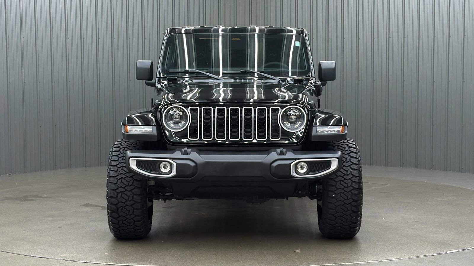 Used 2025 Jeep Wrangler Unlimited Sahara w/ Safety Group AWD/4WD image 8