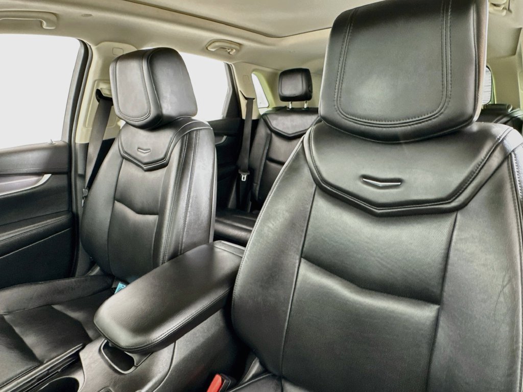 Used 2017 Cadillac XT5 Luxury w/ Driver Awareness Package FWD image 19