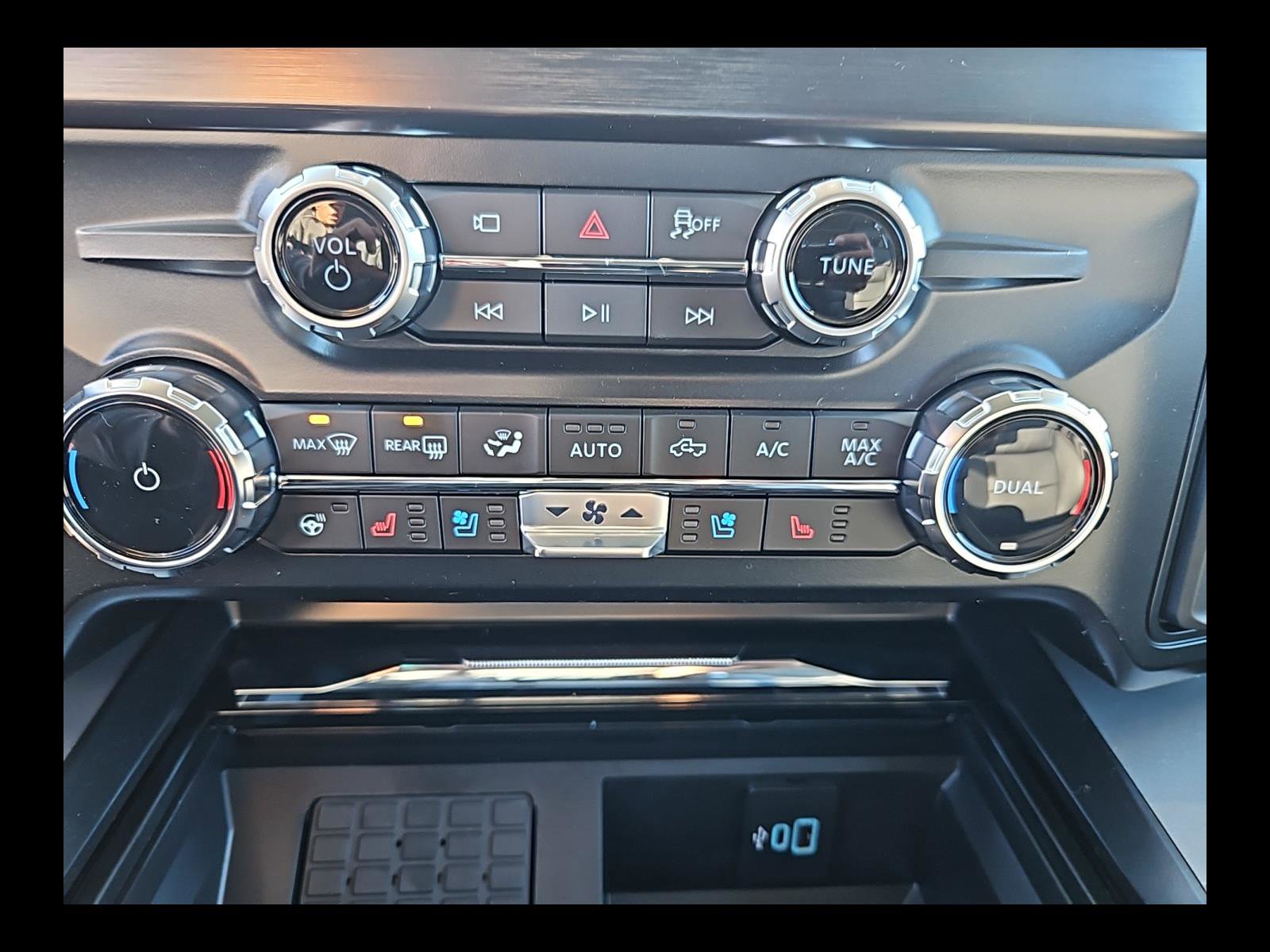 New 2026 Ford F350 Lariat w/ Lariat Ultimate Package image 25