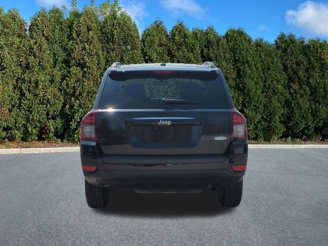 Used 2017 Jeep Compass Latitude FWD image 5