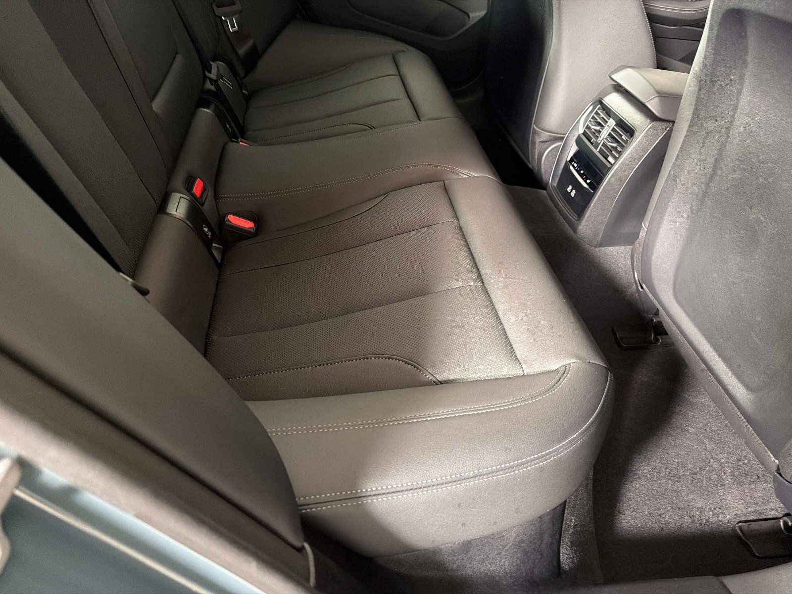 Used 2025 BMW i4 xDrive40i w/ M Sport Package image 27