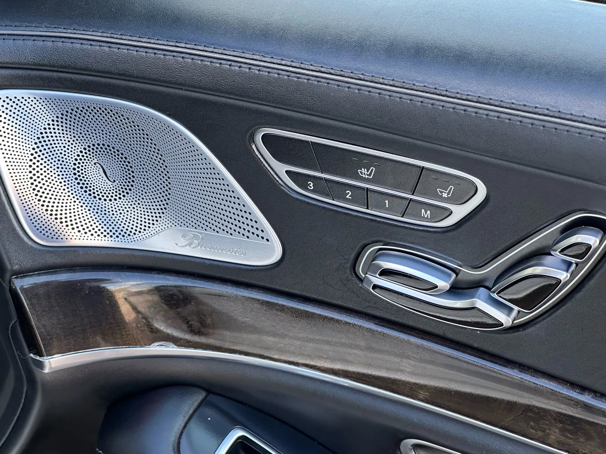 Used 2015 Mercedes-Benz S 550 4MATIC Sedan image 25