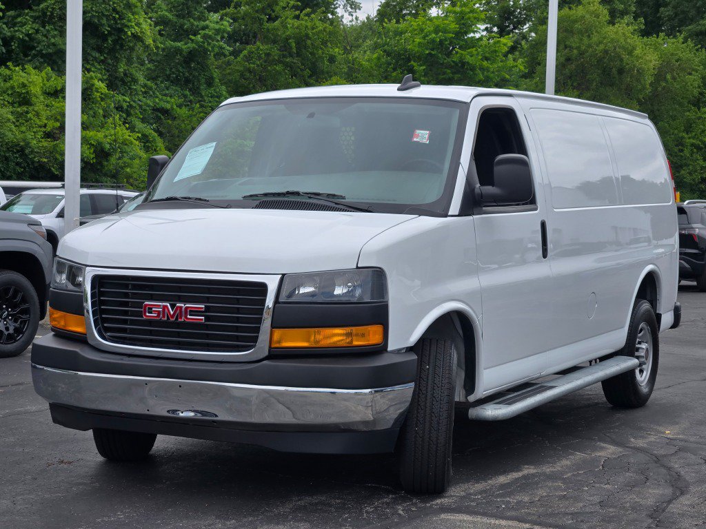 Certified 2024 GMC Savana 2500 w/ Driver Convenience Package RWD image 4