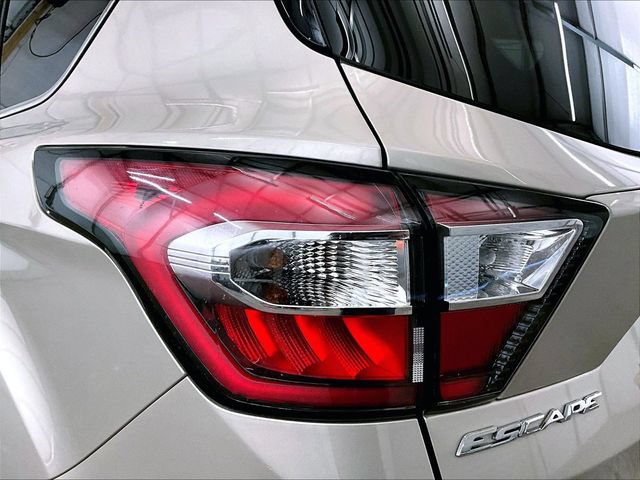 Used 2017 Ford Escape Titanium AWD/4WD image 29