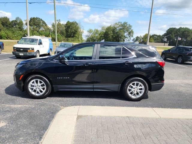 Used 2022 Chevrolet Equinox LT image 2