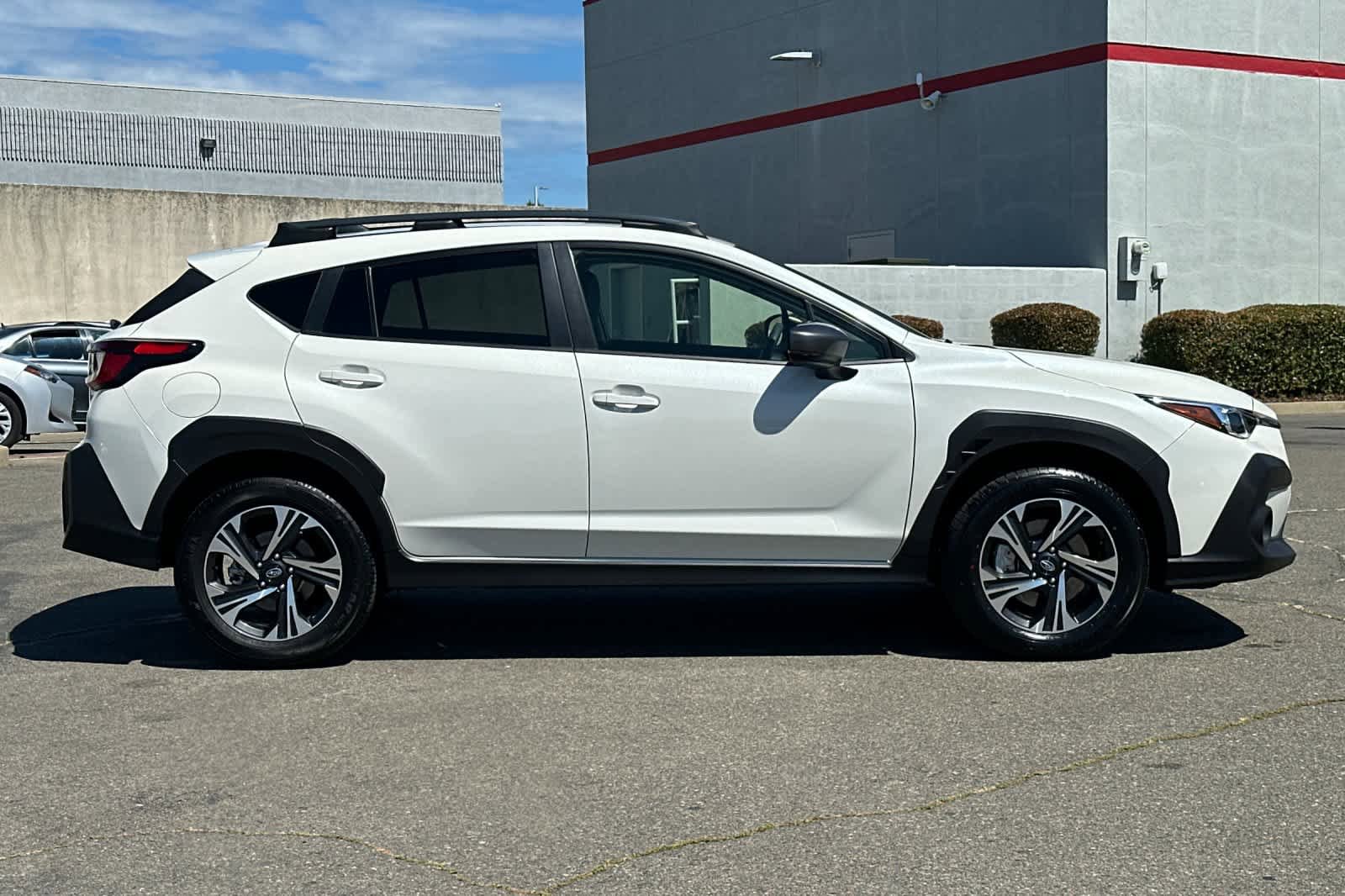 Used 2024 Subaru Crosstrek 2.0i Premium w/ Crosstrek Mirror Package AWD/4WD image 6