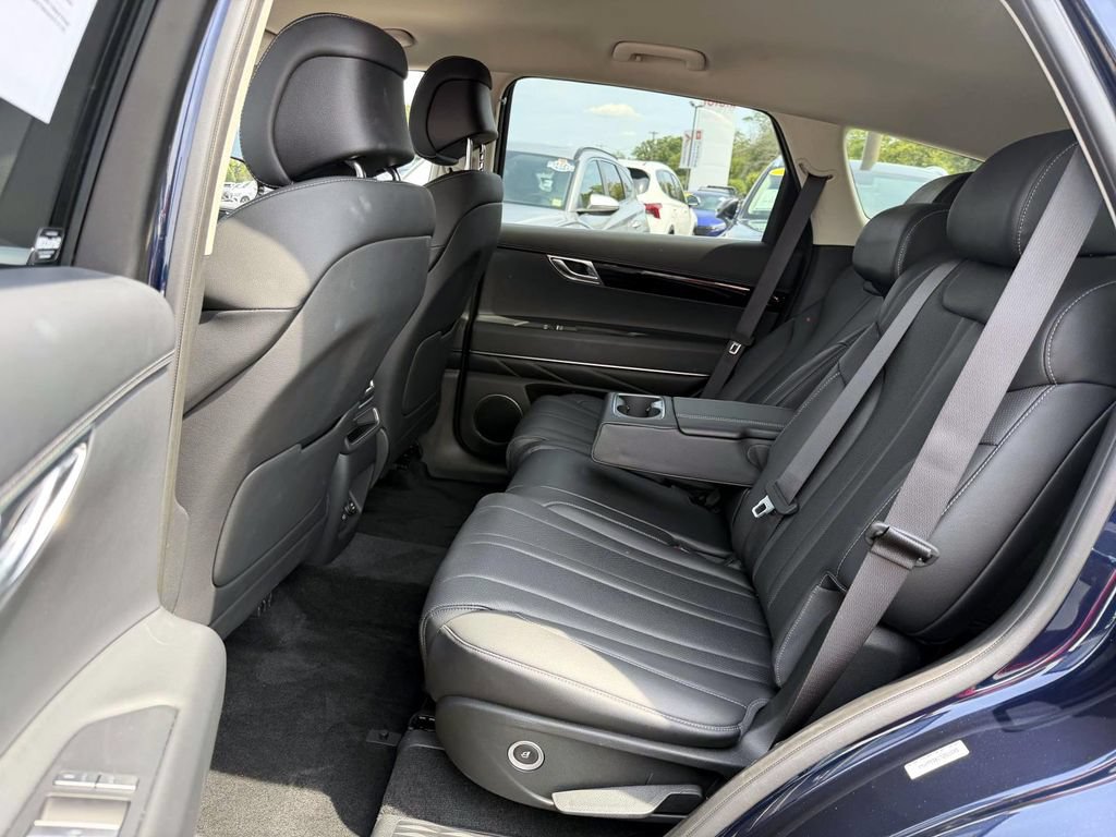Certified 2026 Genesis GV80 2.5T AWD/4WD image 11