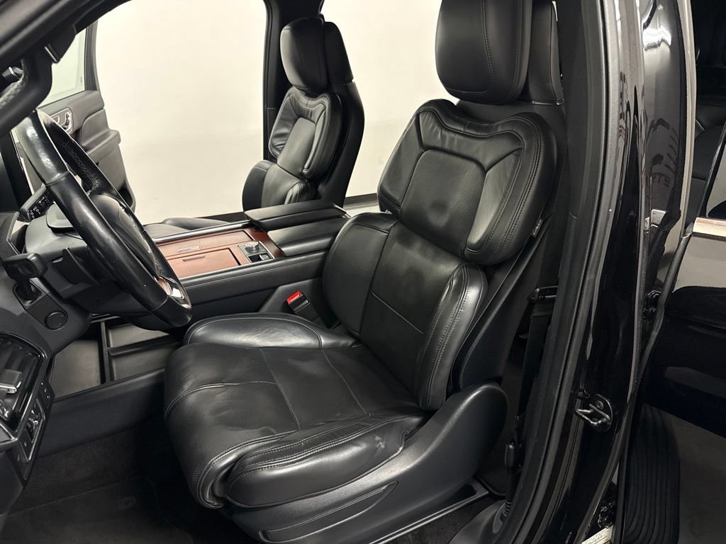 Used 2022 Lincoln Navigator L Reserve AWD/4WD image 15