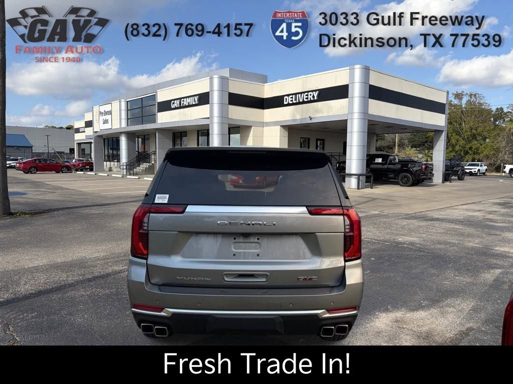 Used 2025 GMC Yukon Denali w/ Sun & Power Step Package image 9