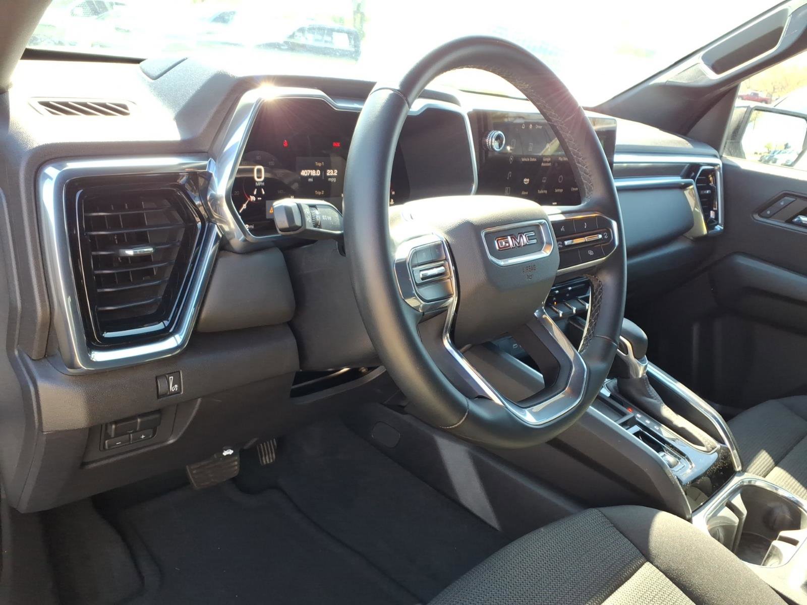 Used 2024 GMC Canyon Elevation w/ Convenience Package image 9