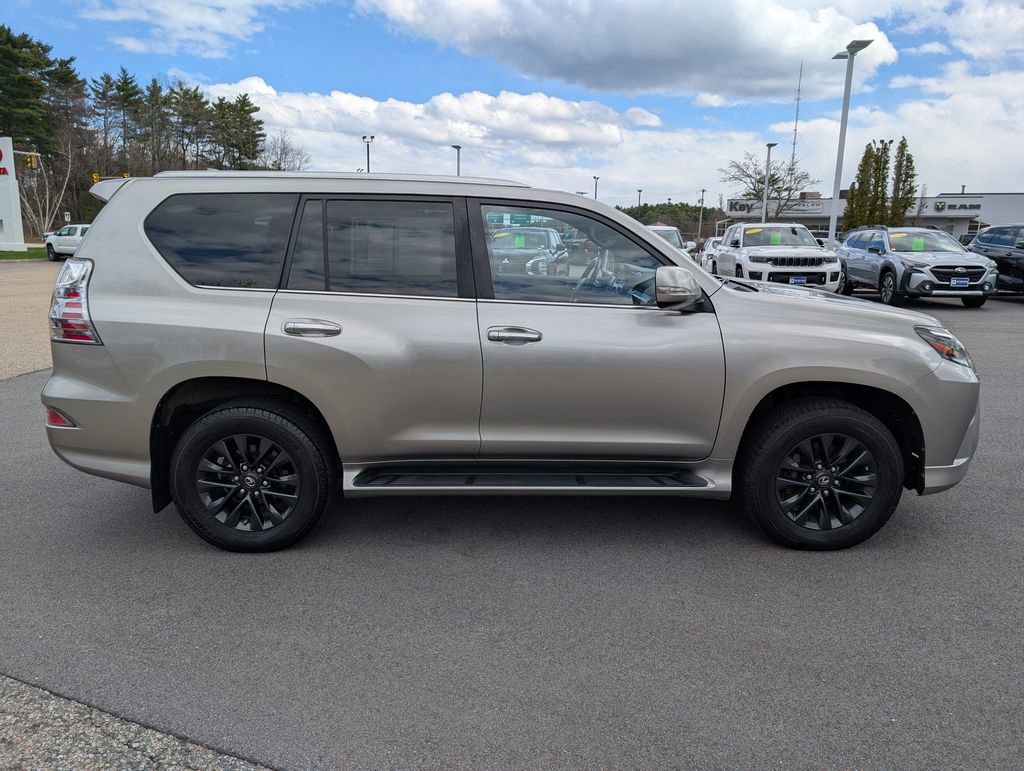 Used 2023 Lexus GX 460 Premium w/ Premium Package image 7