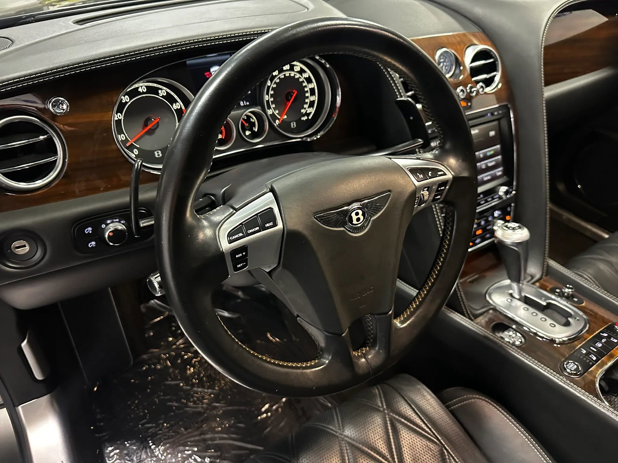 Used 2014 Bentley Flying Spur W12 AWD/4WD image 9