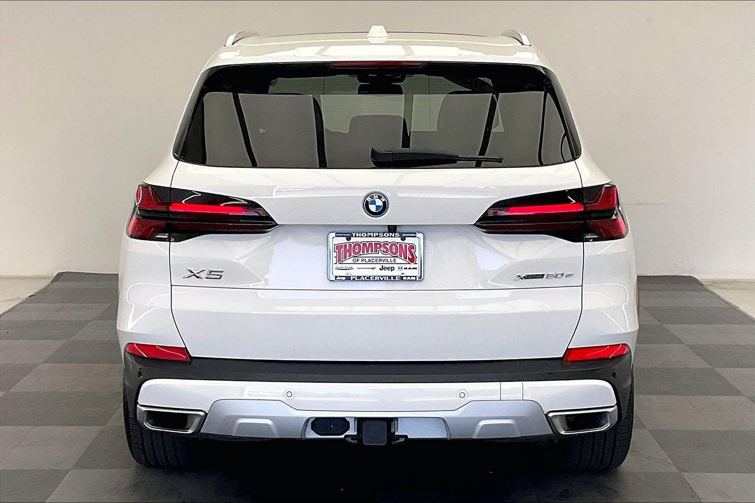 Used 2026 BMW X5 xDrive50e w/ Premium Package AWD/4WD image 3