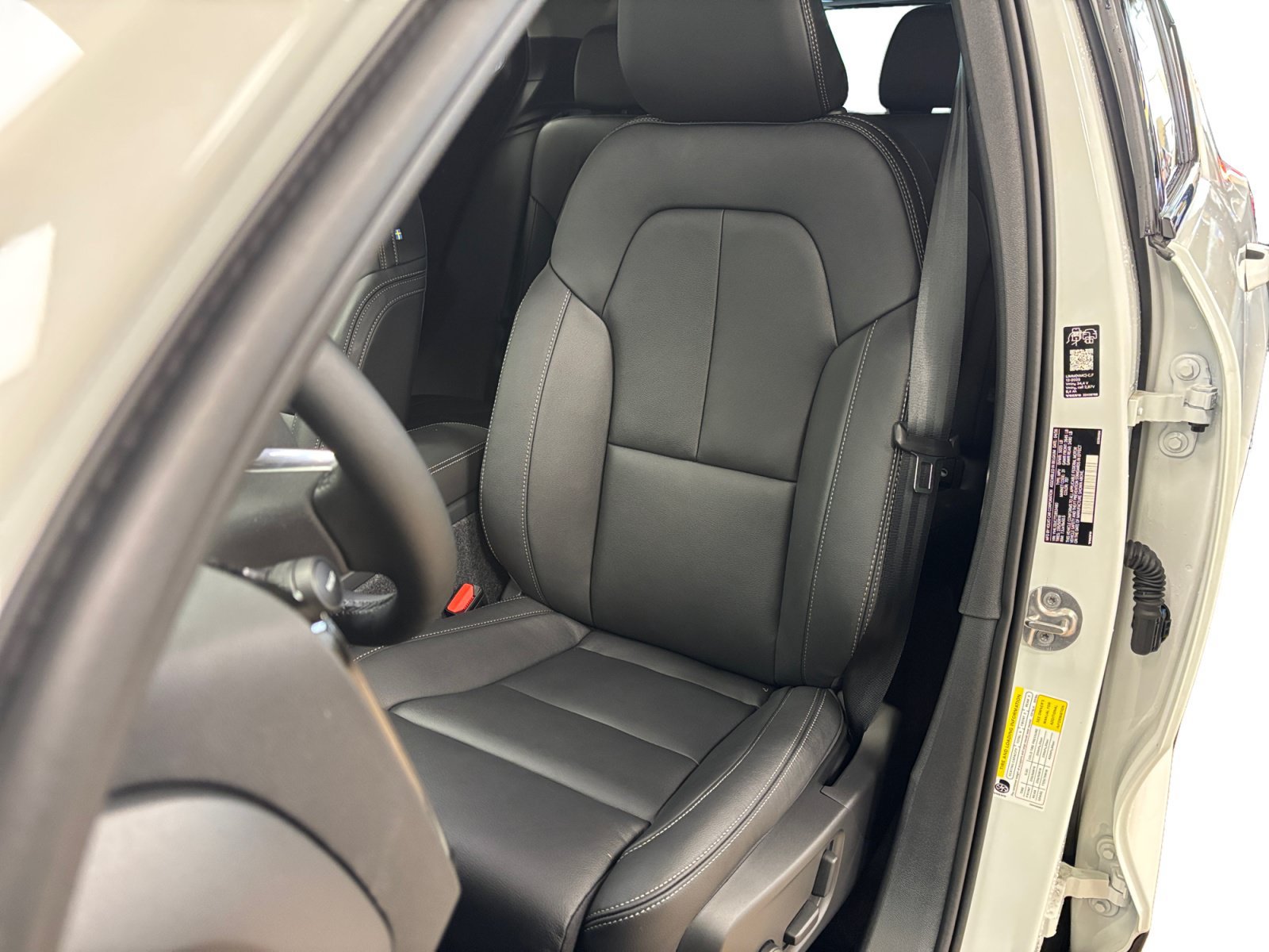 New 2026 Volvo XC40 B5 Plus w/ Protection Package Premier AWD/4WD image 38