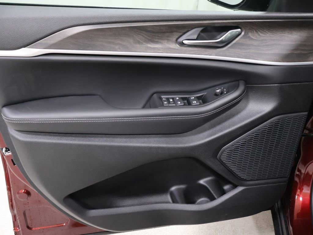 New 2026 Jeep Grand Cherokee L 4WD image 10