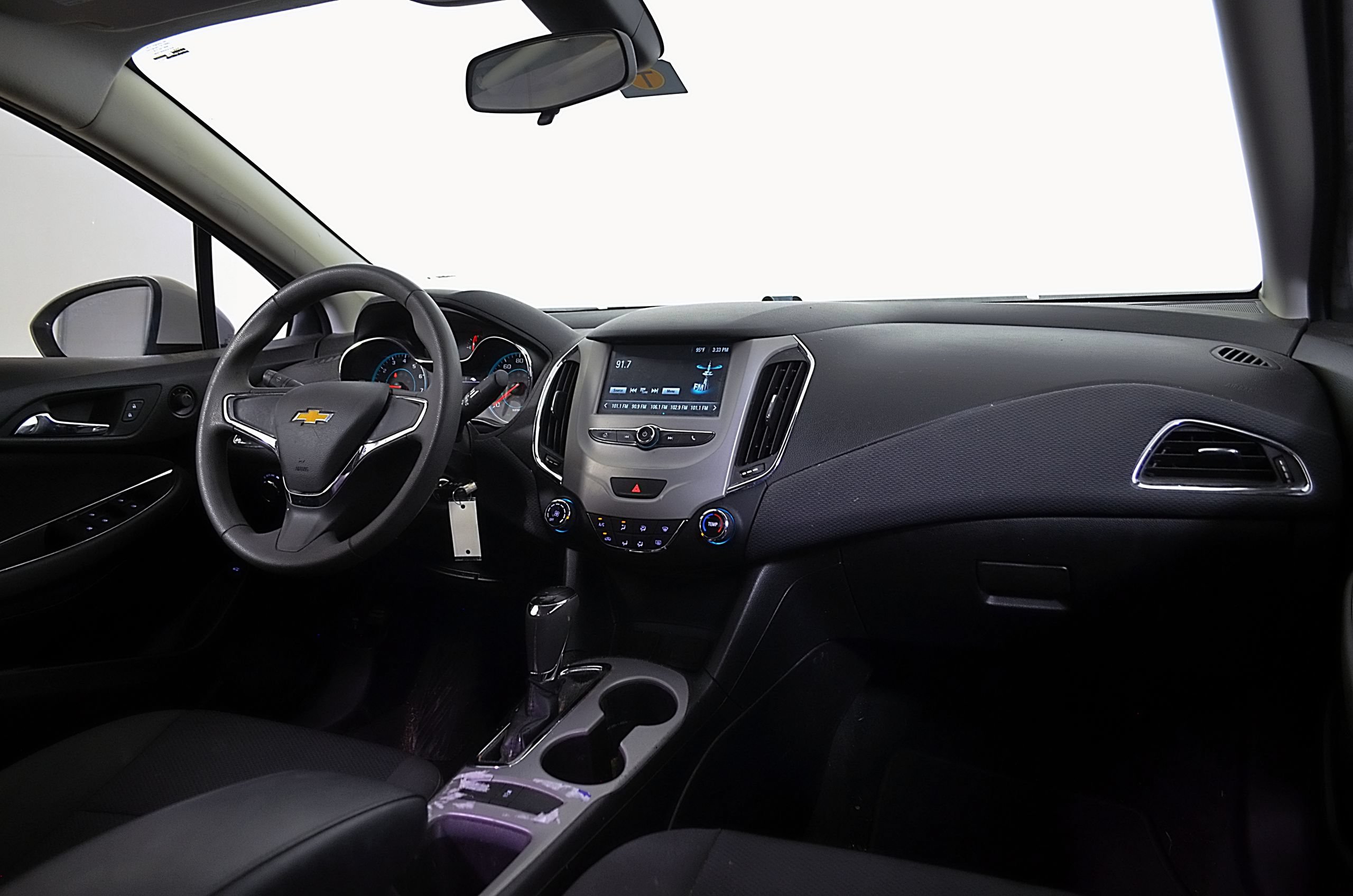 Used 2018 Chevrolet Cruze LS FWD image 15