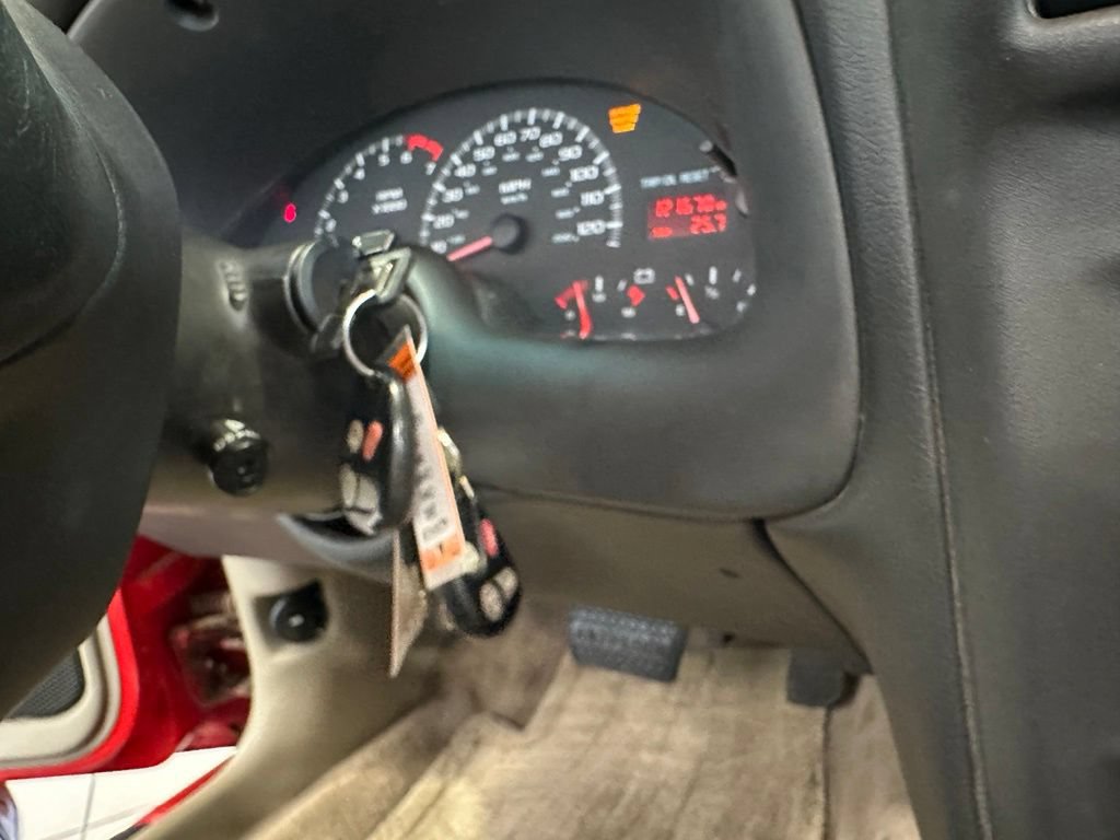 Used 2001 Chevrolet Camaro LT w/ Sport Appearance Pkg RWD image 21
