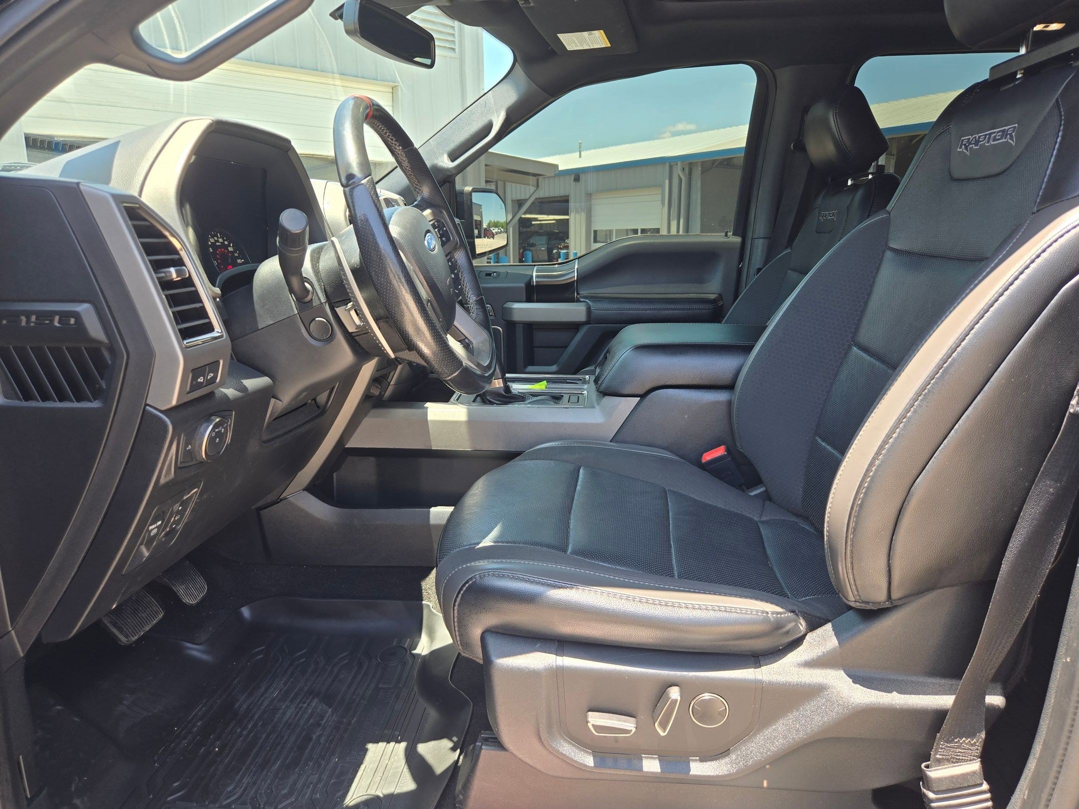 Used 2019 Ford F150 Raptor w/ Equipment Group 802A Luxury AWD/4WD image 9