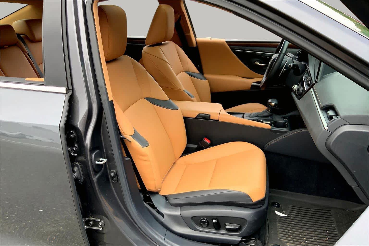 Used 2024 Lexus ES 350 w/ Premium Package FWD image 9
