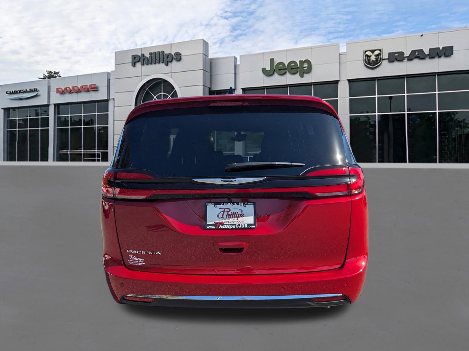 New 2026 Chrysler Pacifica Select image 4