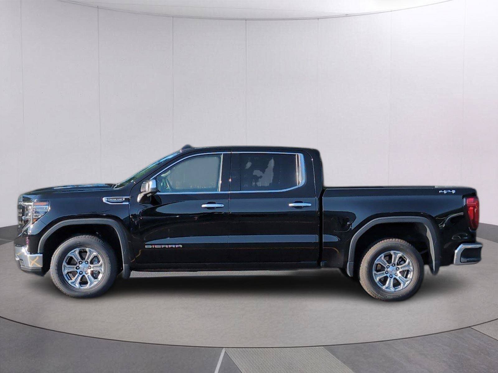Used 2024 GMC Sierra 1500 SLT AWD/4WD image 2