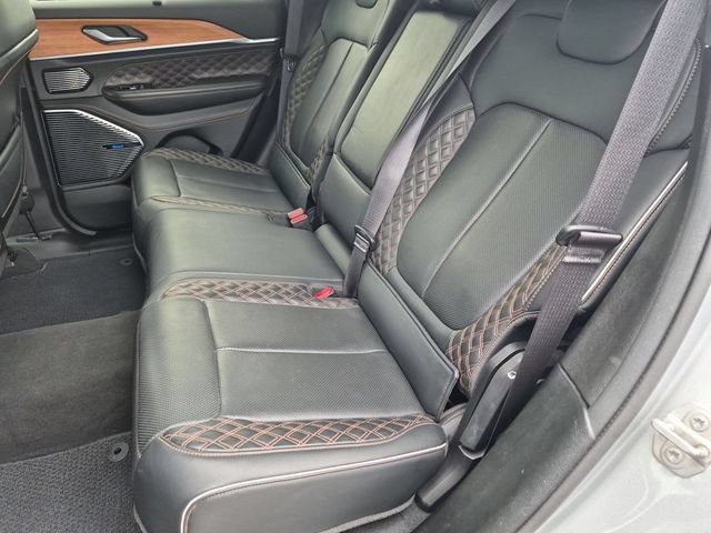 Used 2022 Jeep Grand Cherokee Summit AWD/4WD image 27