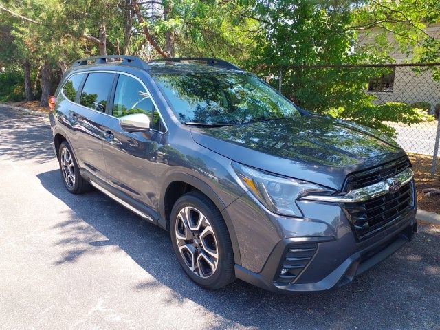 Used 2023 Subaru Ascent Limited w/ Technology Package AWD/4WD image 3