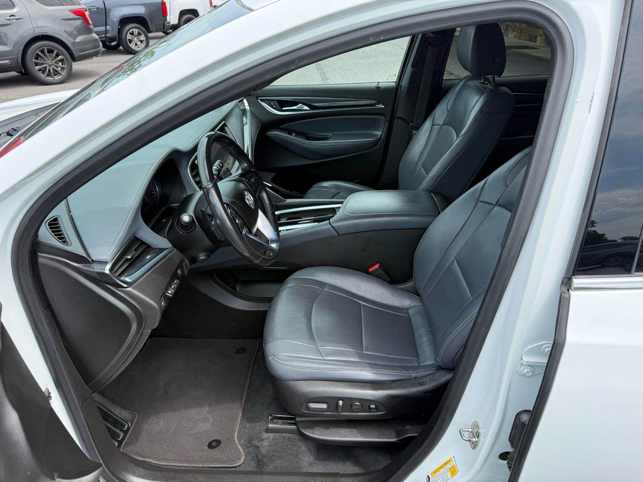 Used 2022 Buick Enclave Premium AWD/4WD image 11