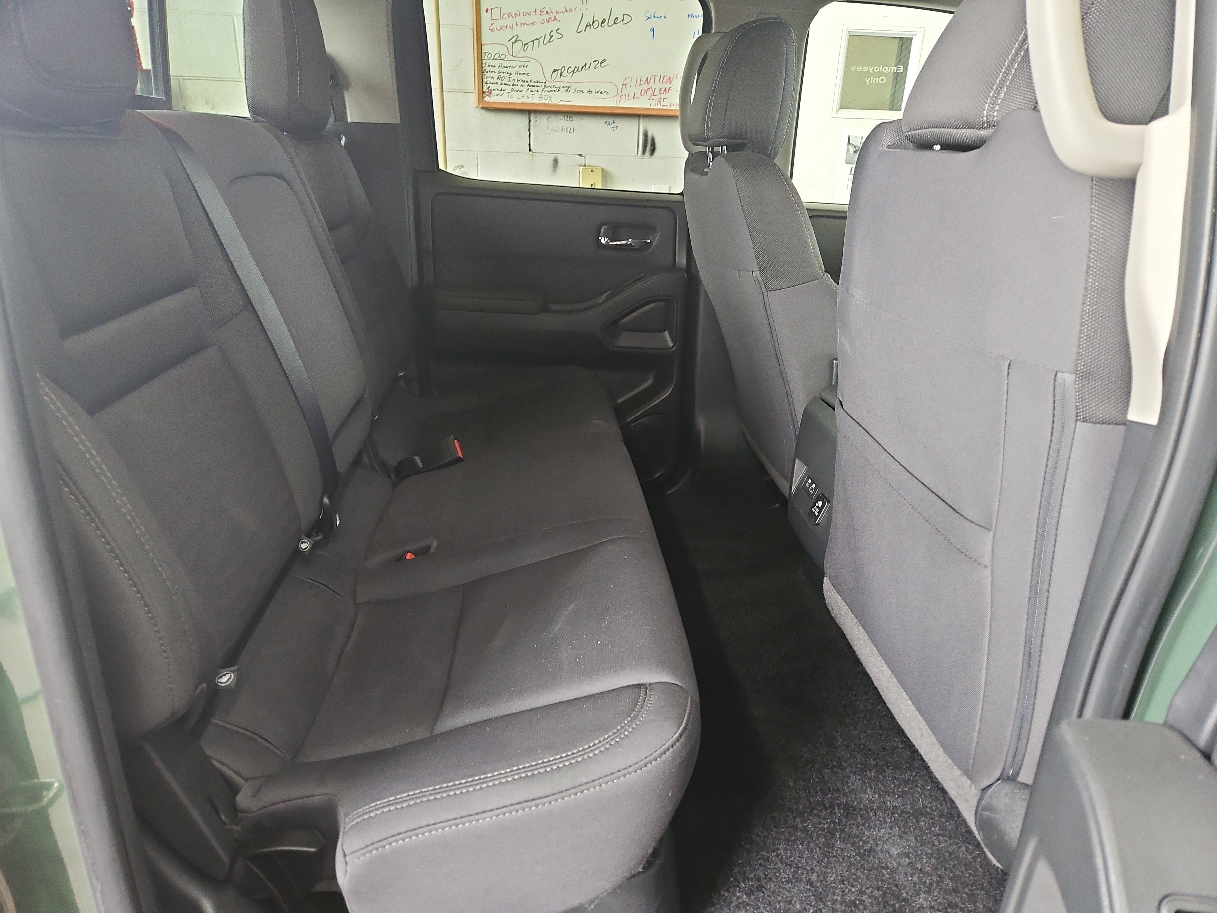 Used 2024 Nissan Frontier SV w/ SV Convenience Package image 10