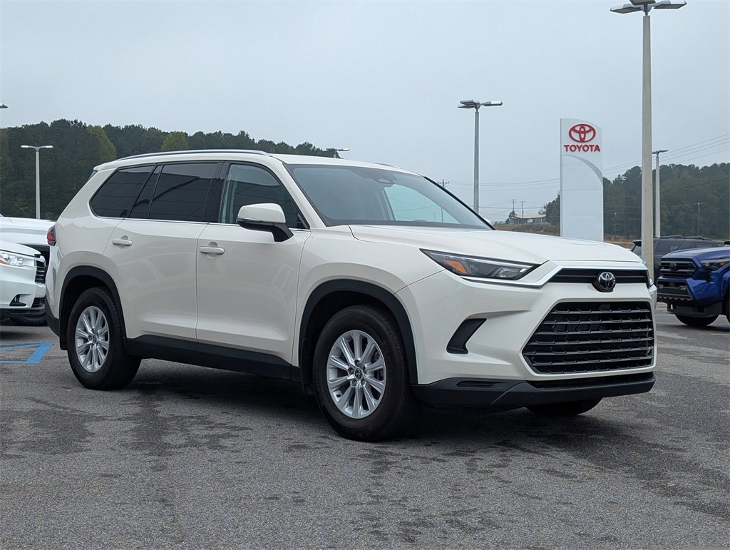Used 2024 Toyota Grand Highlander XLE image 7