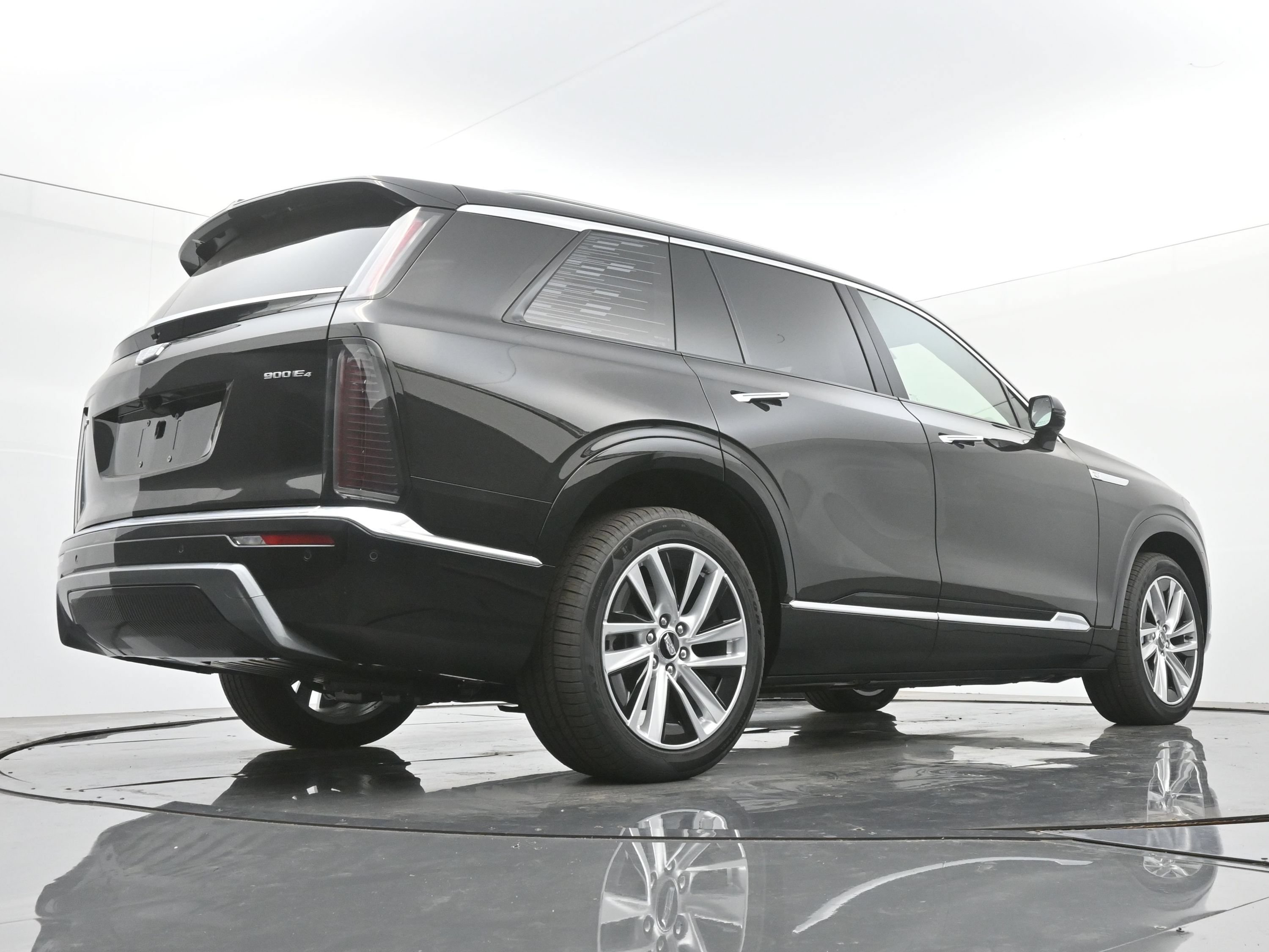New 2026 Cadillac Vistiq Premium Luxury w/ LPO, Floor Liner Package AWD/4WD image 19